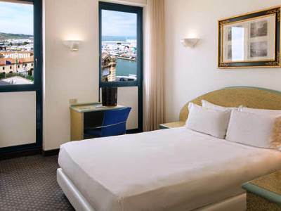 Hotel Nh 4*