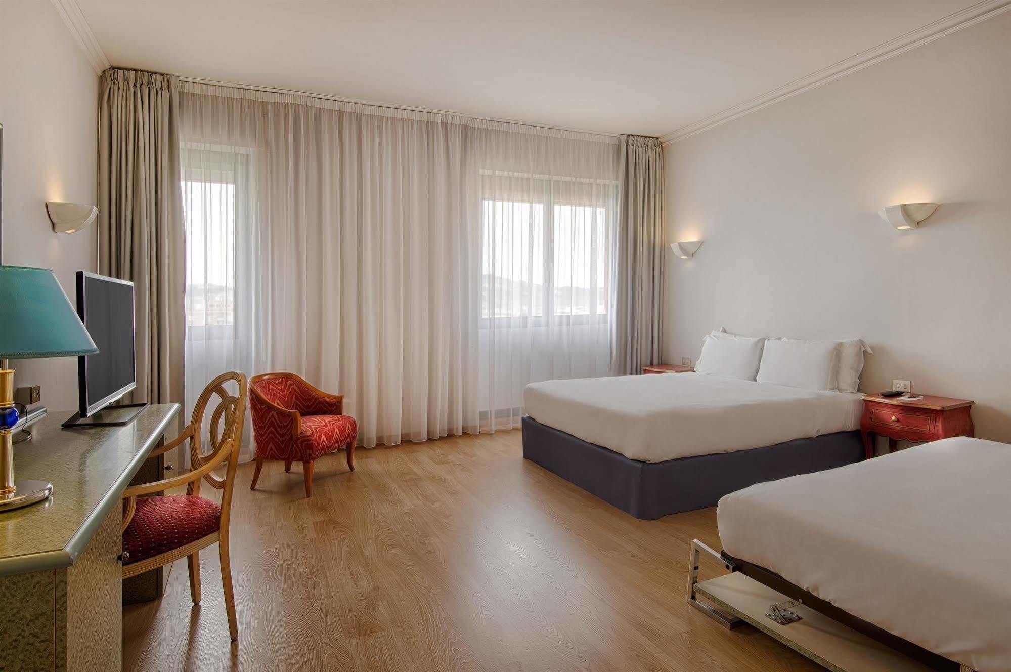 Hotel Nh 4*
